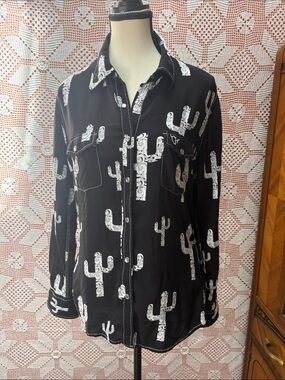 Cowgirl Hardware | Cactus Print Western Snap Front Top
